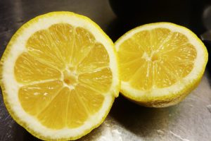 Soin des ongles naturel : solution au jus de citron et bicarbonate de soude
