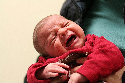 pleurs de bébé, comment arrêter les pleurs ?