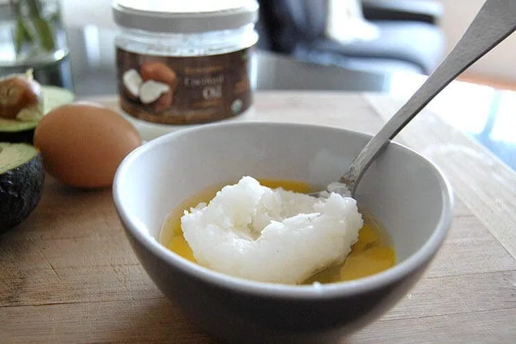 bienfaits de l'huile de coco pendant la grossesse - Naturelle Maman