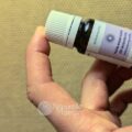 Comment apaiser les pleurs du soir du nouveau-né avec de l'huile essentielle de lavande vraie - Naturelle Maman