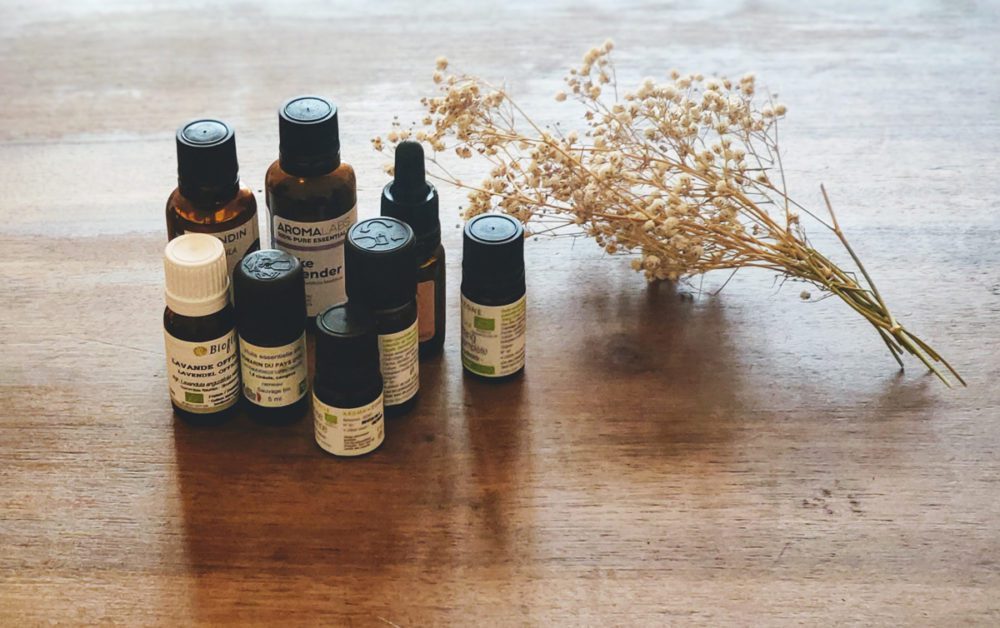 Comment utiliser les huiles essentielles en post-partum ?