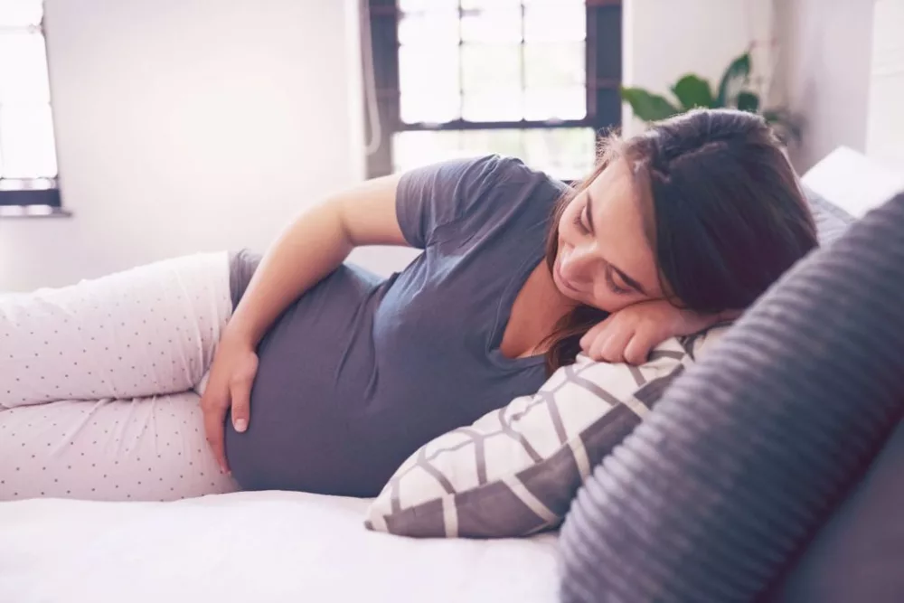 Approches naturelles contre la fatigue du premier trimestre de grossesse