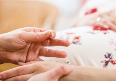 Docteur Madeleine Matura, Gynécologue-obstétricienne diplômée en acupuncture médicale donne ses conseils sur Naturelle Maman