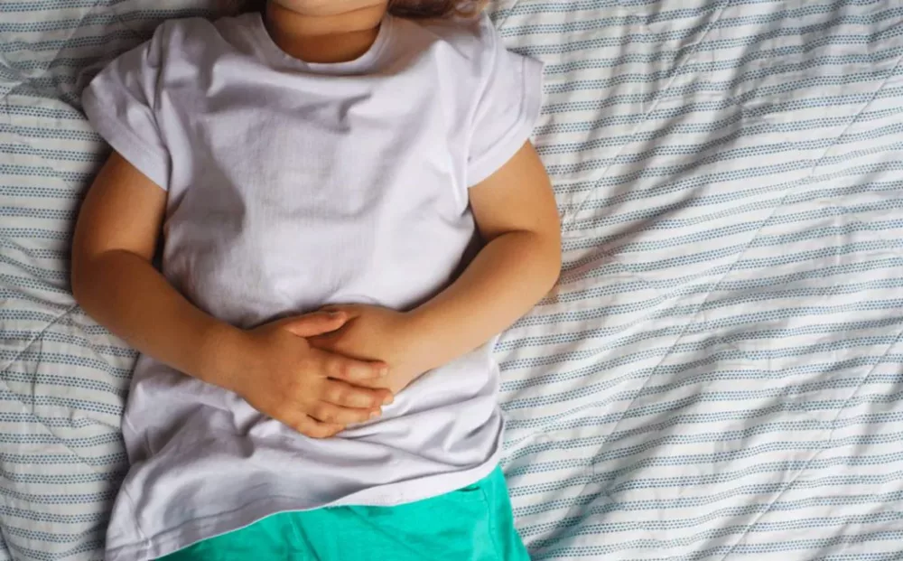 Comment soigner vos enfants s'ils ont des vers intestinaux ? Les meilleurs remèdes naturels sélectionnés par Naturelle Maman