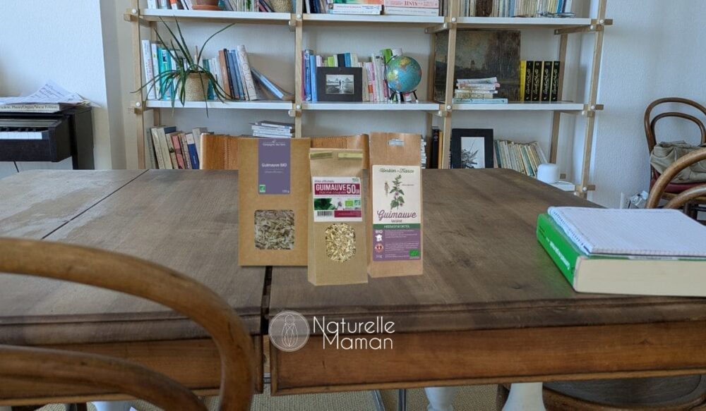 Infusion de guimauve officinale pour bébé : un remède traditionnel sans danger pour calmer les coliques, adoucir les poussées dentaires et favoriser un sommeil serein - Photo de Naturelle Maman