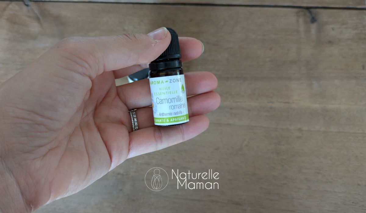 Comment utiliser l'huile essentielle de camomille romaine en toute sécurité pour soulager la douleur des poussées dentaires ? Les conseils de Naturelle Maman