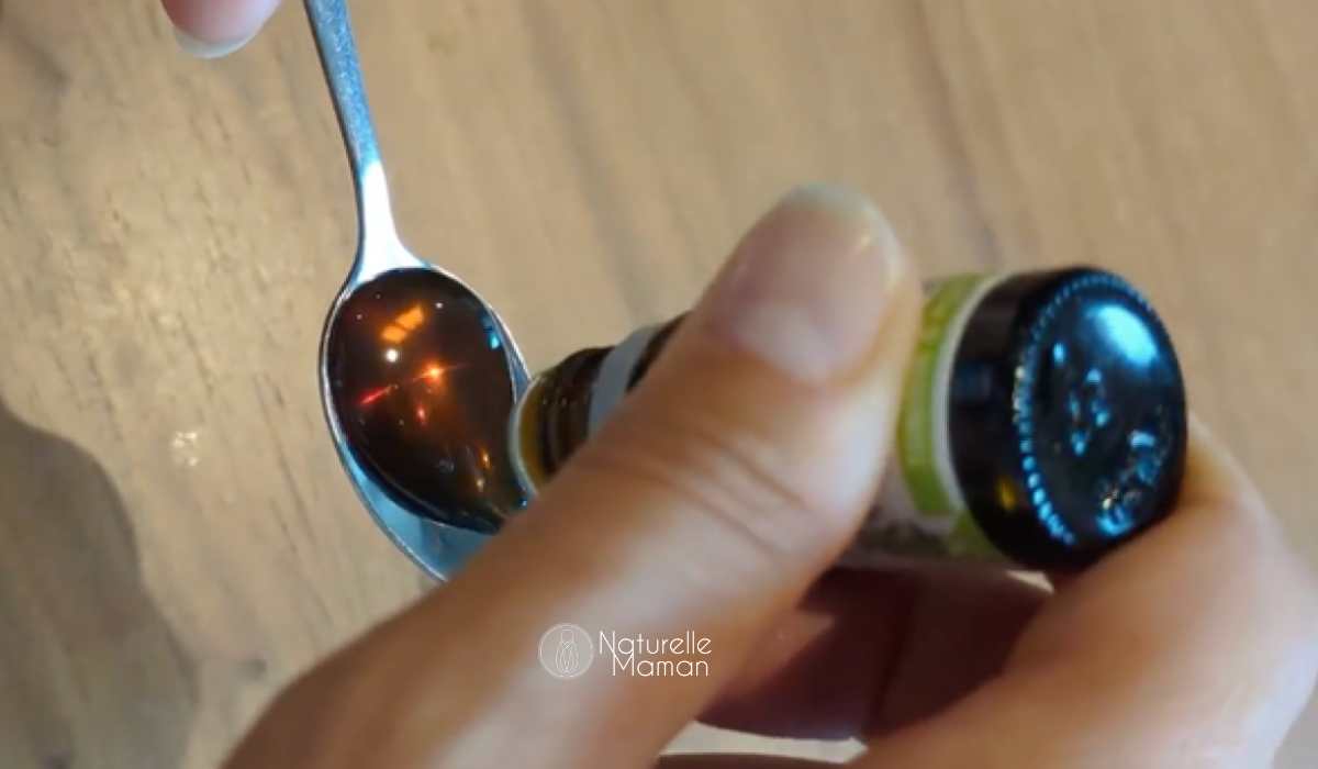 Conseil de Naturelle maman pour préparer un mielat à base d'huile essentielle pour les enfants dès 6 ans 